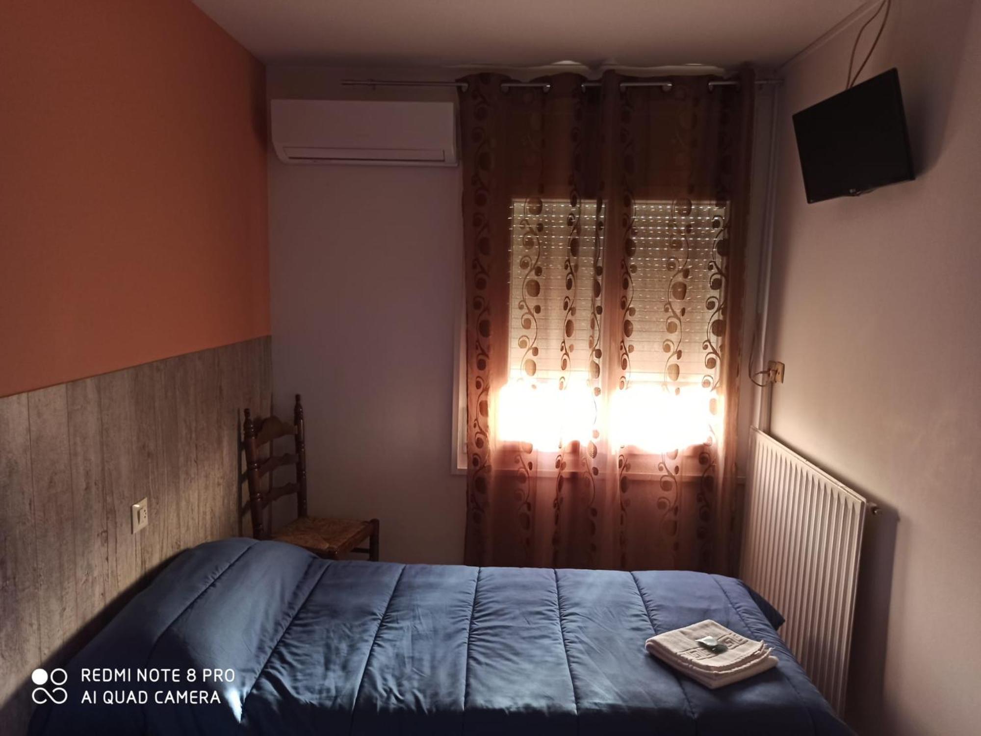 Hostal Galicia Figueres  Dış mekan fotoğraf